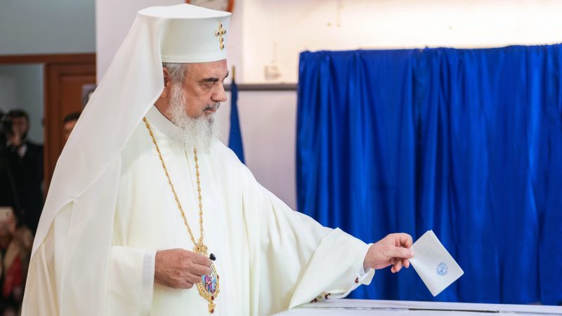 Il Patriarca Ortodosso Daniel alle urne